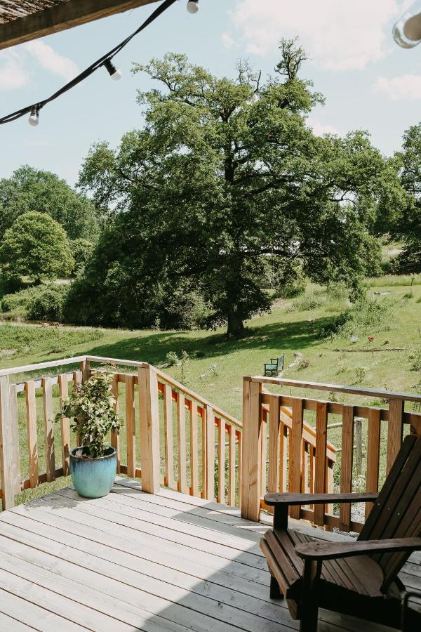 La Ferme Du Pont De Maumy, Cabane Au Bord De L'Etang Et Bain Nordique Busserolles Exterior foto