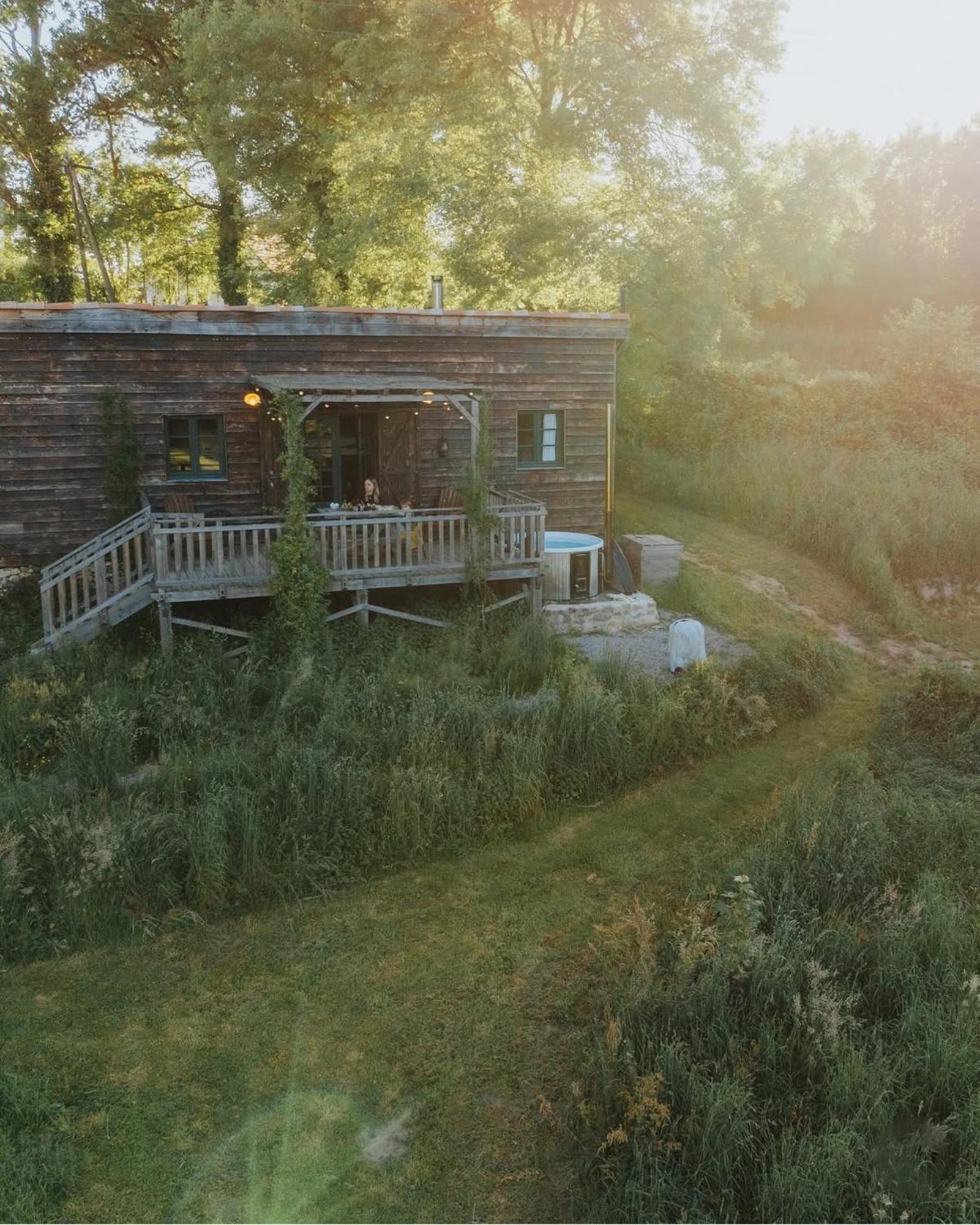 La Ferme Du Pont De Maumy, Cabane Au Bord De L'Etang Et Bain Nordique Busserolles Exterior foto